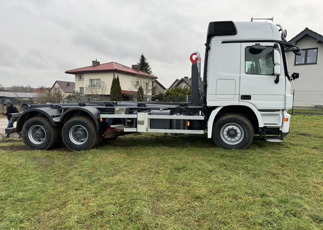 MERCEDES-BENZ ACTROS 2648 SPECJALNY PłUG 6X4!!! - Hook lift truck: picture 4 MERCEDES-BENZ ACTROS 2648 SPECJALNY PłUG 6X4!!! - Hook lift truck: picture 4