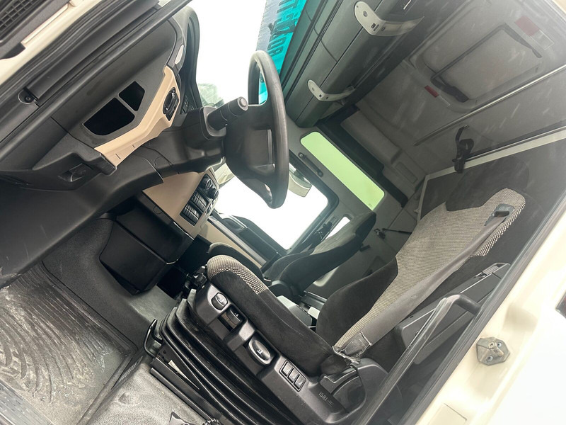 MAN TGX 18.500 - Tractor unit: picture 5 MAN TGX 18.500 - Tractor unit: picture 5