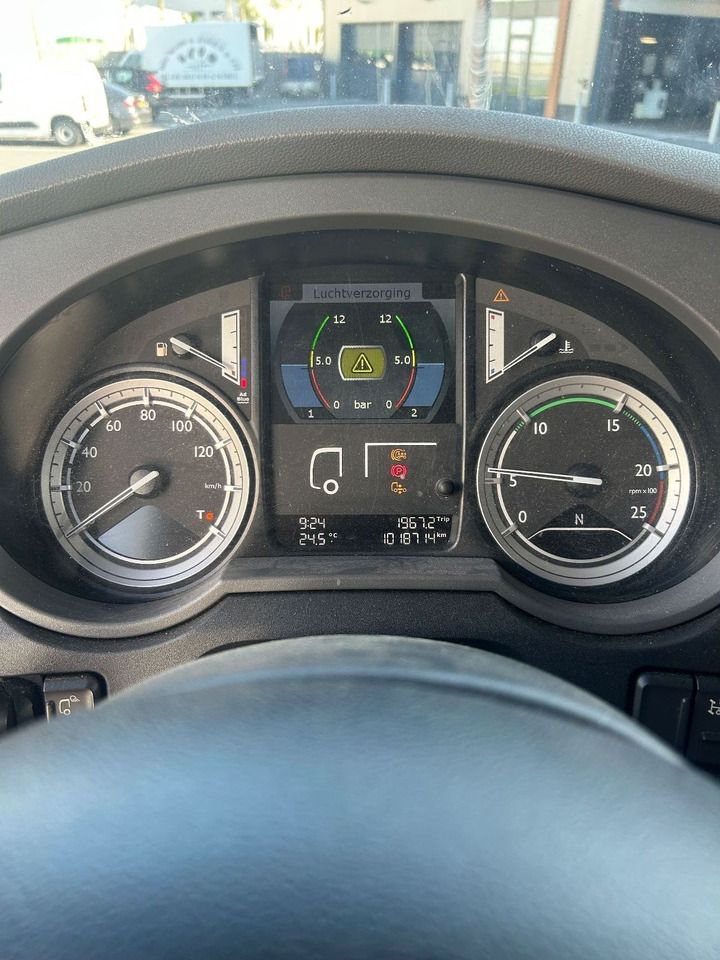 DAF XF 460 XF460 Super Space Cab - Tractor unit: picture 3 DAF XF 460 XF460 Super Space Cab - Tractor unit: picture 3
