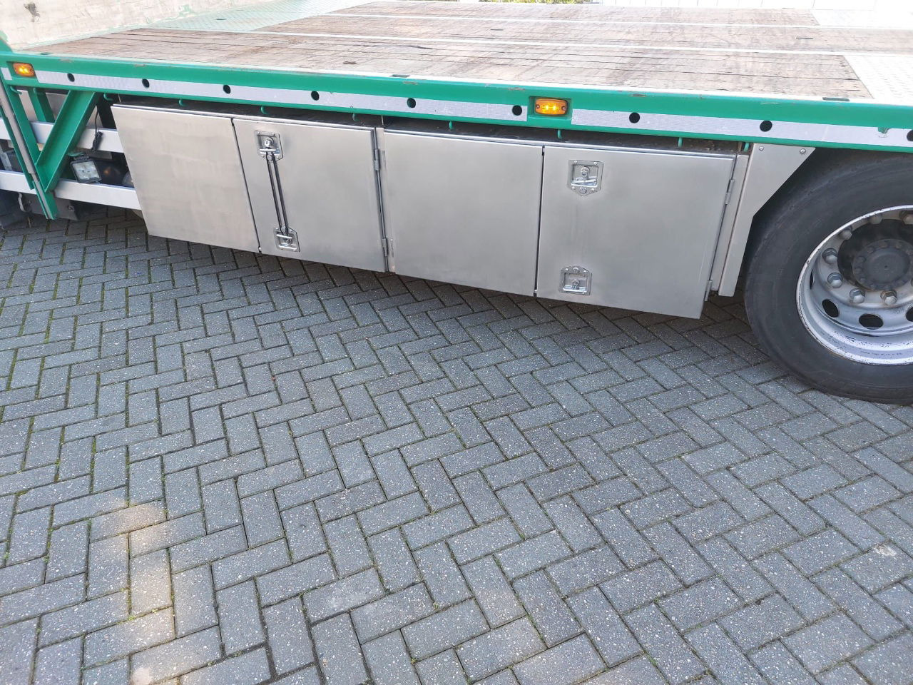 Volvo FH 500 6x2 Full Options 1e Owner Truck - Dropside/ Flatbed truck: picture 4 Volvo FH 500 6x2 Full Options 1e Owner Truck - Dropside/ Flatbed truck: picture 4