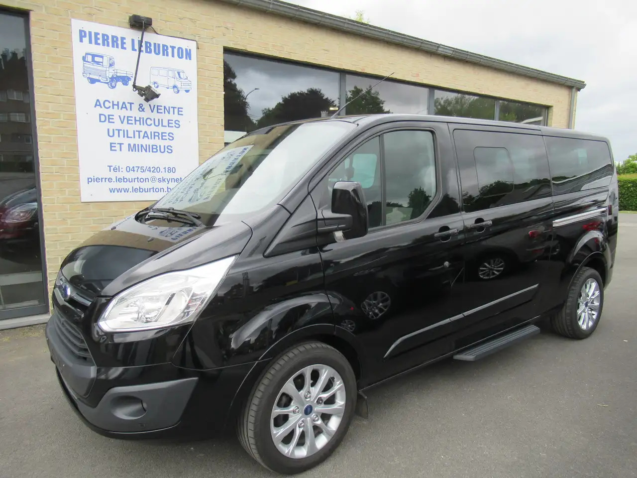 Ford Tourneo Custom 2.0 TDCi L2H1 - Passenger van: picture 1 Ford Tourneo Custom 2.0 TDCi L2H1 - Passenger van: picture 1
