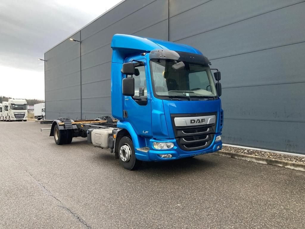 DAF LF 210 FA Standheizung / 5.00m Rd / 7.490kg DAF LF 210 FA Standheizung / 5.00m Rd / 7.490kg - Cab chassis truck: picture 3 DAF LF 210 FA Standheizung / 5.00m Rd / 7.490kg DAF LF 210 FA Standheizung / 5.00m Rd / 7.490kg - Cab chassis truck: picture 3
