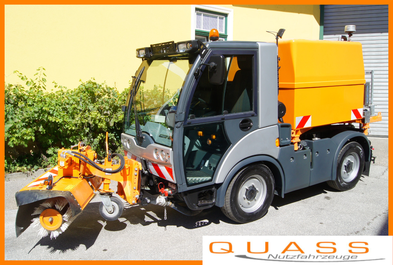 MULTICAR TREMO X56 Carrier CS/4x4/Euro 5/Besen/Wasserfass - Road sweeper: picture 1 MULTICAR TREMO X56 Carrier CS/4x4/Euro 5/Besen/Wasserfass - Road sweeper: picture 1