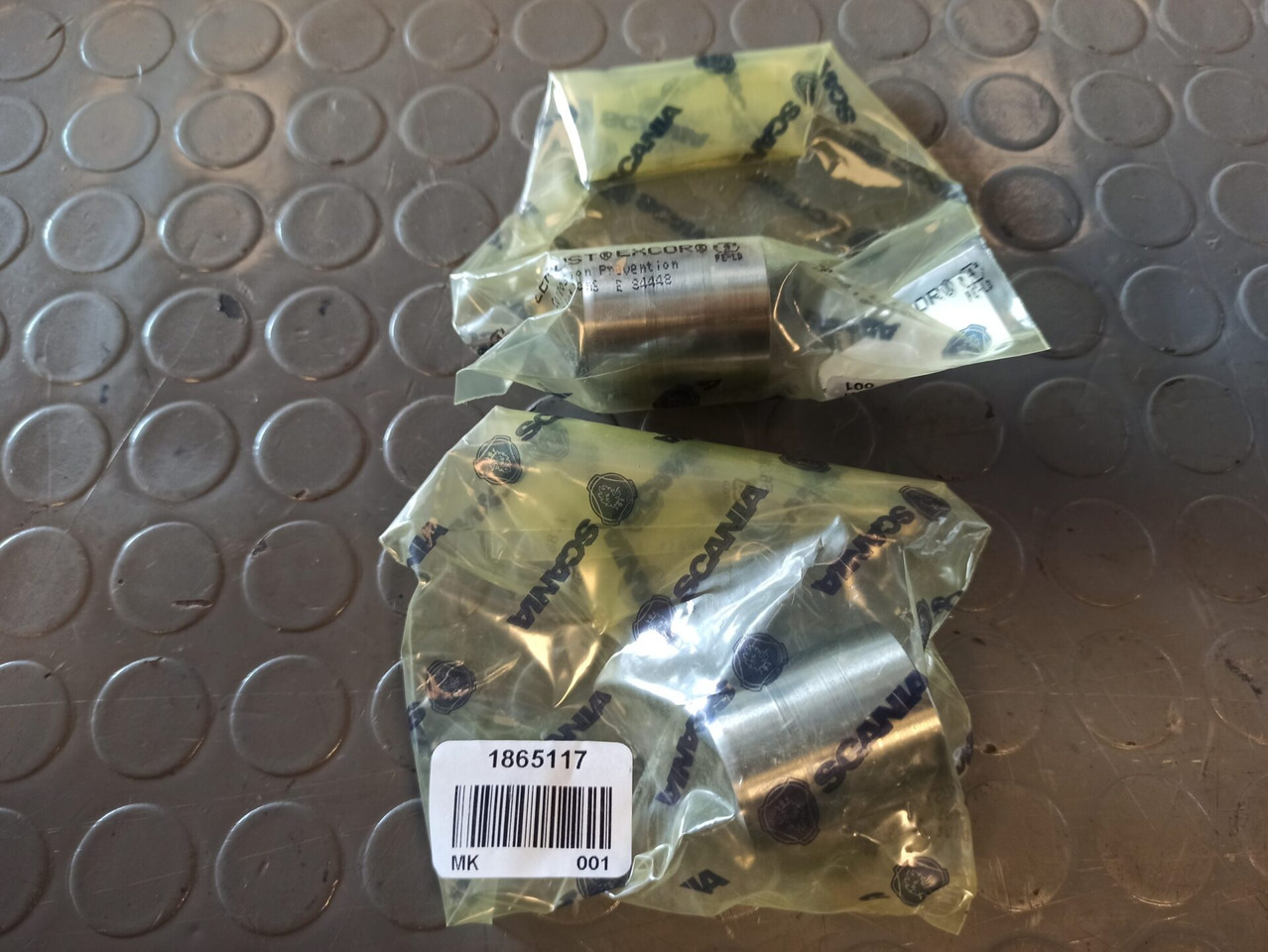 SCANIA INJECTOR SLEEVE 1865117 - Injector for Truck: picture 1 SCANIA INJECTOR SLEEVE 1865117 - Injector for Truck: picture 1