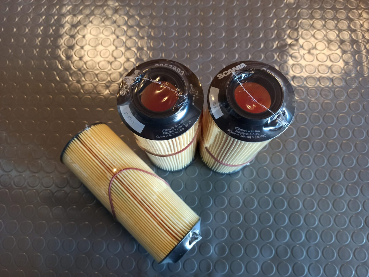 SCANIA OIL FILTER - 2057893 - Oil filter for Truck: picture 1 SCANIA OIL FILTER - 2057893 - Oil filter for Truck: picture 1