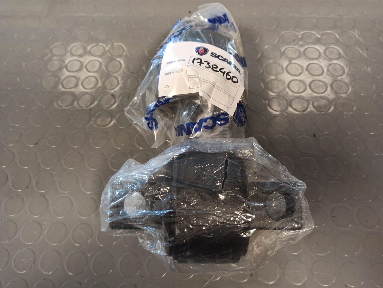 SCANIA SPHERICAL PLAIN BEARING 1732460 - Rear axle for Truck: picture 1 SCANIA SPHERICAL PLAIN BEARING 1732460 - Rear axle for Truck: picture 1