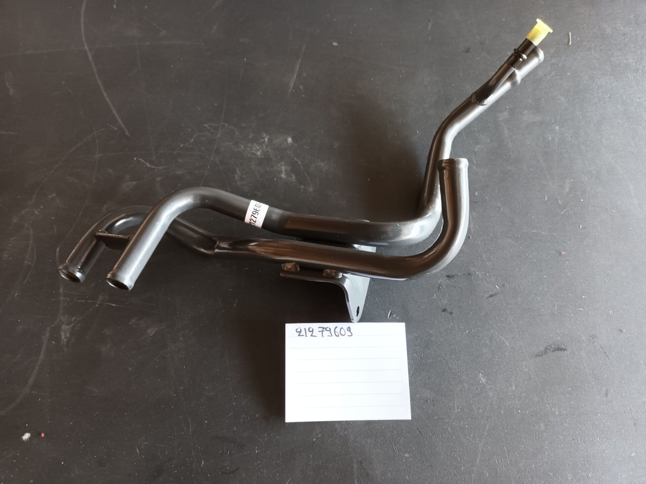 VOLVO PIPE - 21279609 - Heating/ Ventilation for Truck: picture 1 VOLVO PIPE - 21279609 - Heating/ Ventilation for Truck: picture 1