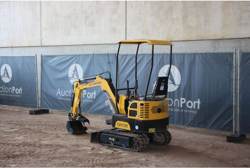 AGT Industrial QH12R - Mini excavator: picture 3 AGT Industrial QH12R - Mini excavator: picture 3