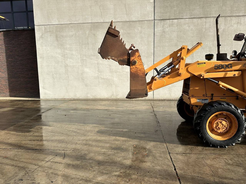 Backhoe loader Case 580G: picture 8