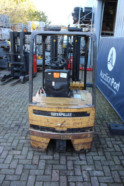 Caterpillar F35 - Electric forklift: picture 4 Caterpillar F35 - Electric forklift: picture 4