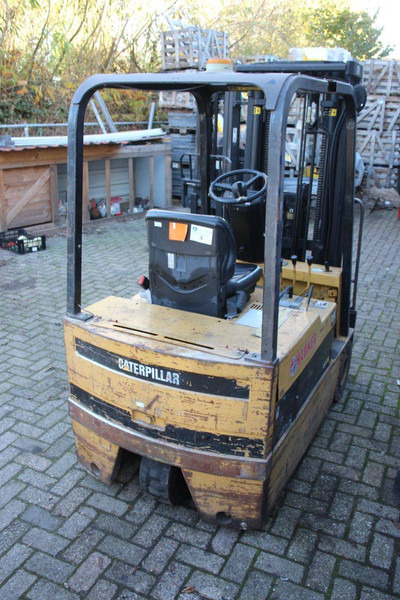 Caterpillar F35 - Electric forklift: picture 5 Caterpillar F35 - Electric forklift: picture 5