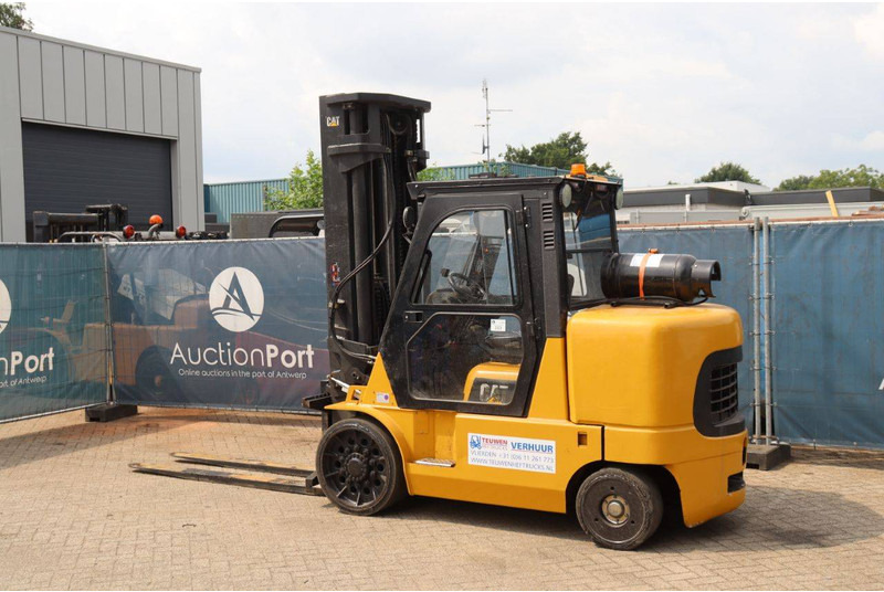 Caterpillar GC70K5 - LPG forklift: picture 3 Caterpillar GC70K5 - LPG forklift: picture 3