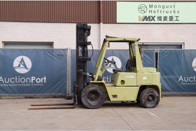 Clark C500 Y70 PD - Diesel forklift: picture 1 Clark C500 Y70 PD - Diesel forklift: picture 1