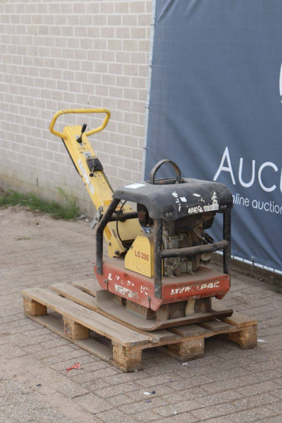 Dynapac LG 200 - Vibratory plate: picture 4 Dynapac LG 200 - Vibratory plate: picture 4