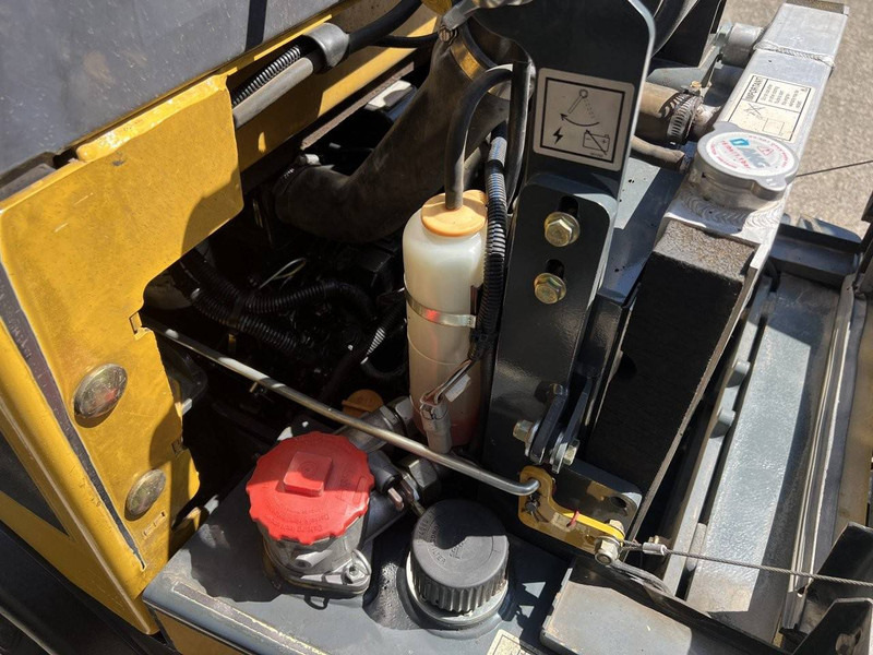 Wheel loader Gehl AL340: picture 13