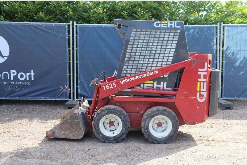 Gehl SL1625 - Wheel loader: picture 2 Gehl SL1625 - Wheel loader: picture 2