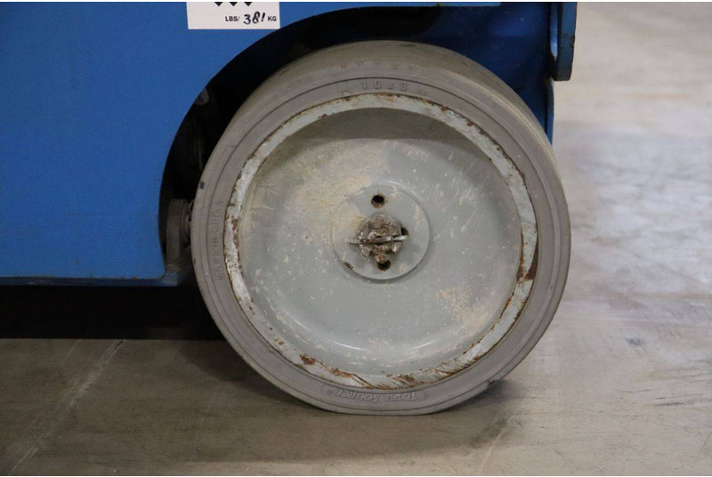 Vertical mast lift Genie GR-20: picture 13