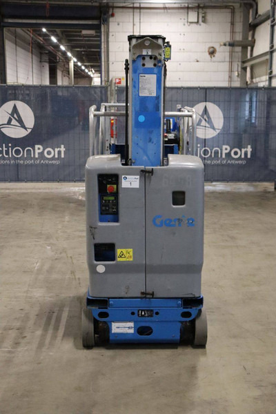 Genie GR-20 - Vertical mast lift: picture 5 Genie GR-20 - Vertical mast lift: picture 5