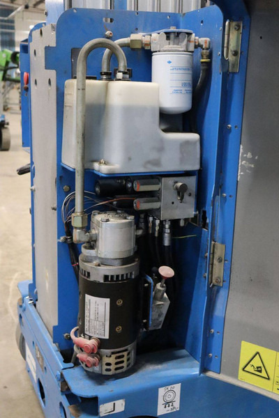 Vertical mast lift Genie GR-20: picture 18