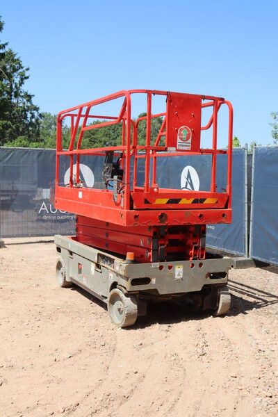 Haulotte COMPACT 10 - Scissor lift: picture 3 Haulotte COMPACT 10 - Scissor lift: picture 3
