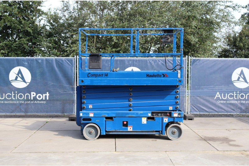 Haulotte Compact 14 - Scissor lift: picture 2 Haulotte Compact 14 - Scissor lift: picture 2