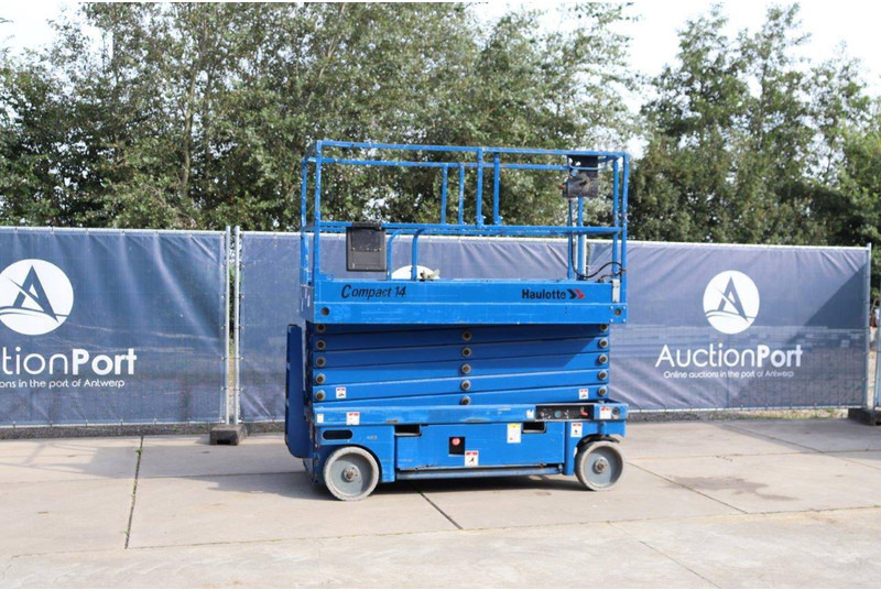 Haulotte Compact 14 - Scissor lift: picture 1 Haulotte Compact 14 - Scissor lift: picture 1
