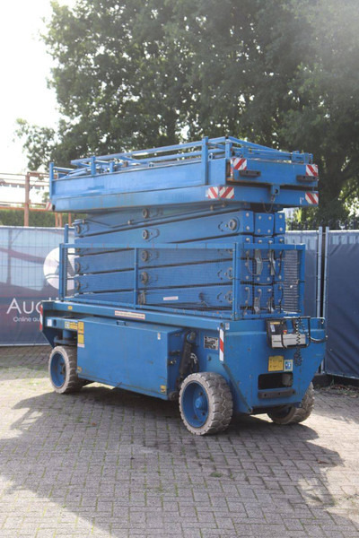 Holland lift Combistar N-165EL12 - Scissor lift: picture 4 Holland lift Combistar N-165EL12 - Scissor lift: picture 4