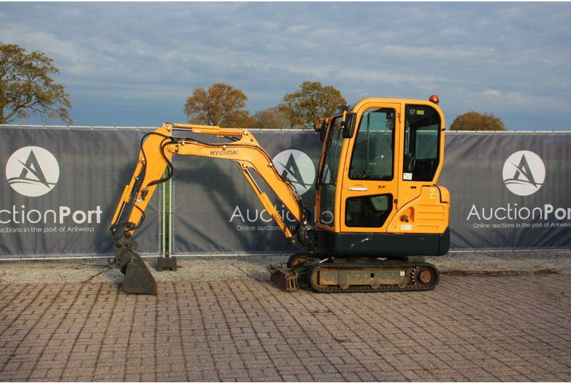 Hyundai Robex 18-9 - Mini excavator: picture 1 Hyundai Robex 18-9 - Mini excavator: picture 1
