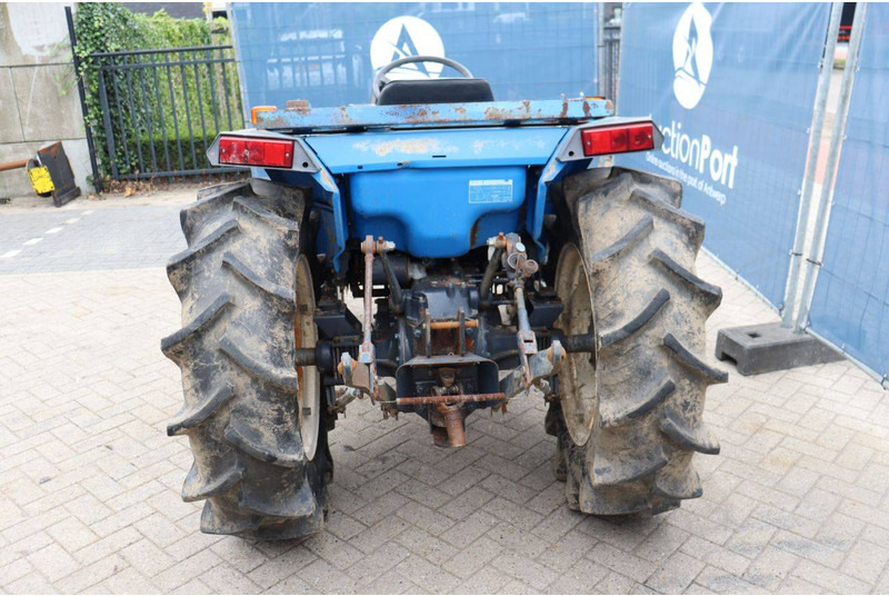 Iseki TA270F - Farm tractor: picture 5 Iseki TA270F - Farm tractor: picture 5