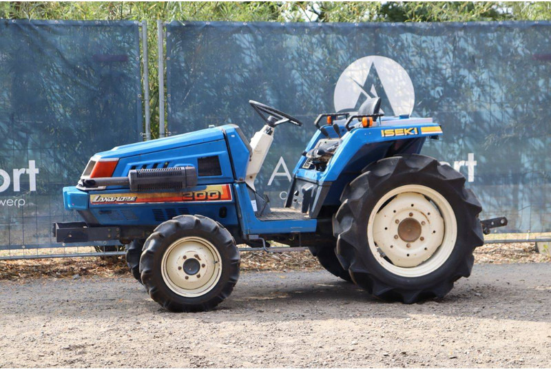 Iseki TU200 - Farm tractor: picture 1 Iseki TU200 - Farm tractor: picture 1