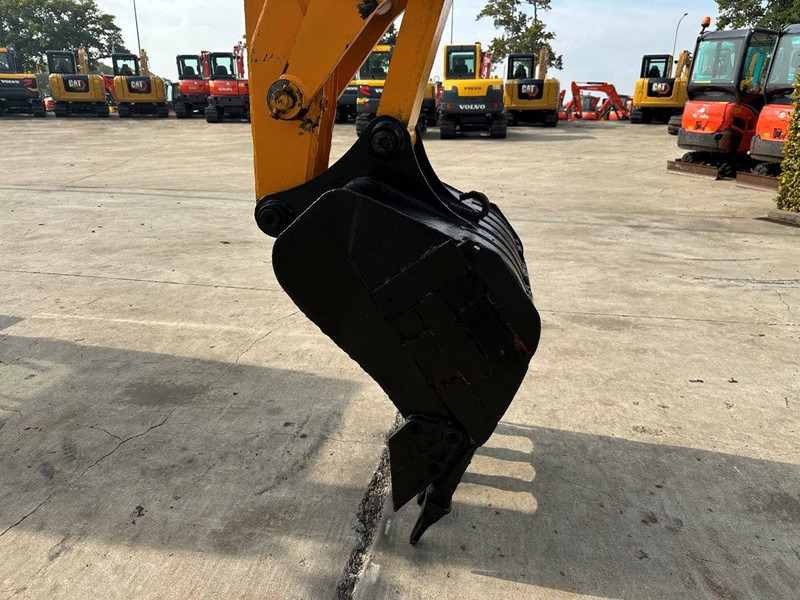 Crawler excavator JCB 8056: picture 9