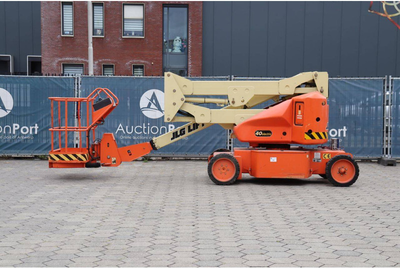JLG N40 - Articulated boom: picture 2 JLG N40 - Articulated boom: picture 2