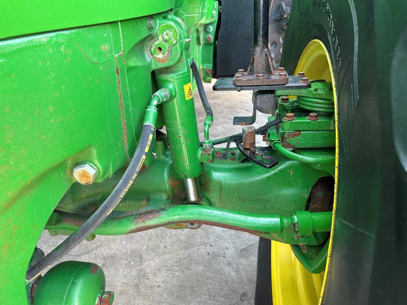 Farm tractor John Deere 7230R: picture 11