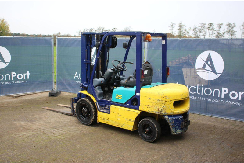 Komatsu FD25T-12 - Diesel forklift: picture 3 Komatsu FD25T-12 - Diesel forklift: picture 3