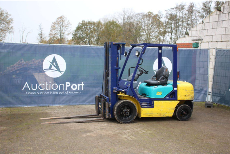 Komatsu FD25T-12 - Diesel forklift: picture 1 Komatsu FD25T-12 - Diesel forklift: picture 1