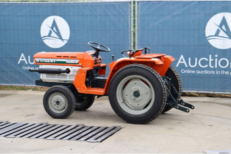 Kubota B1702DT - Farm tractor: picture 3 Kubota B1702DT - Farm tractor: picture 3