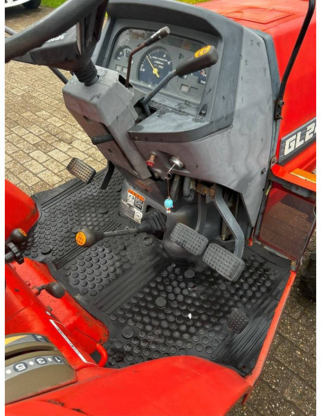 Farm tractor Kubota GL240: picture 17
