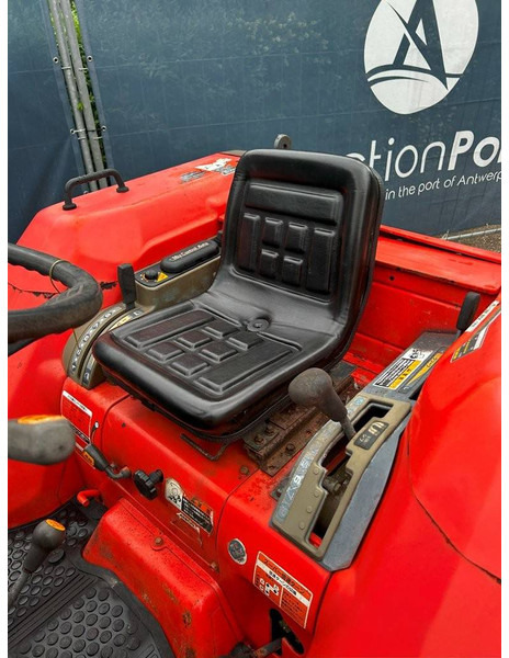 Farm tractor Kubota GL240: picture 12