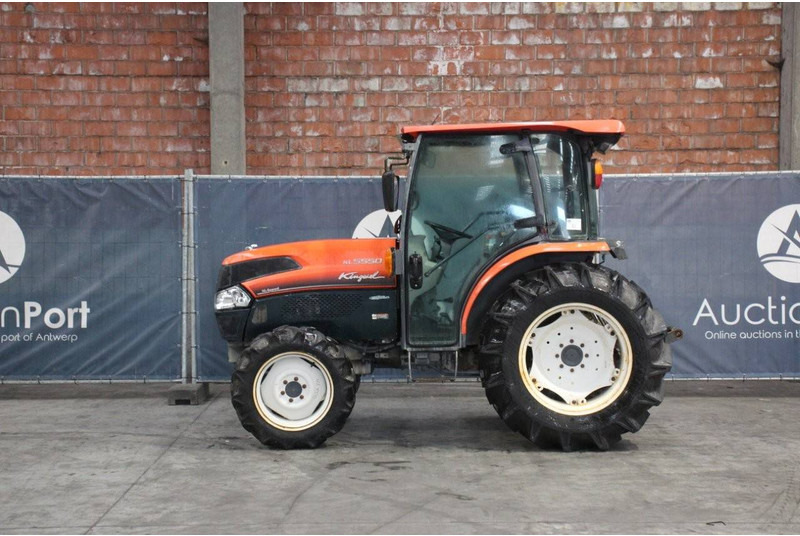 Kubota KL5550 - Farm tractor: picture 2 Kubota KL5550 - Farm tractor: picture 2