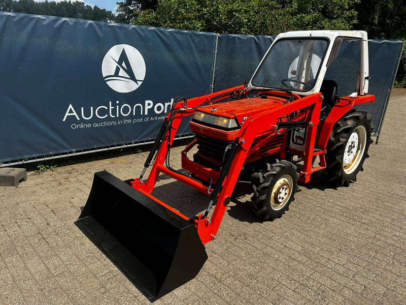 Farm tractor Kubota L1-235: picture 10