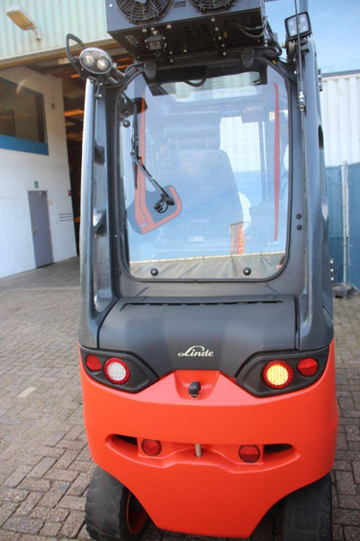 Linde E25HL-01/600 - Electric forklift: picture 4 Linde E25HL-01/600 - Electric forklift: picture 4