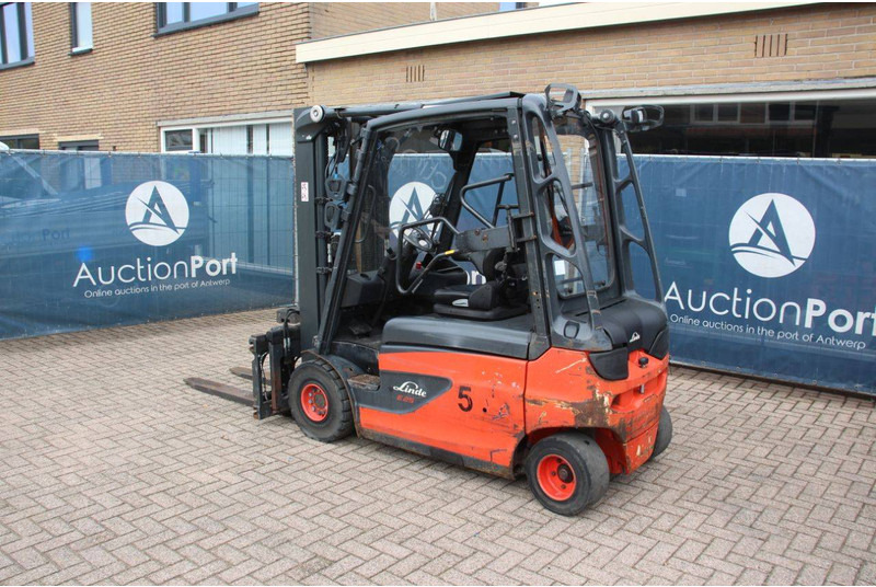 Linde E25L-01 - Electric forklift: picture 3 Linde E25L-01 - Electric forklift: picture 3