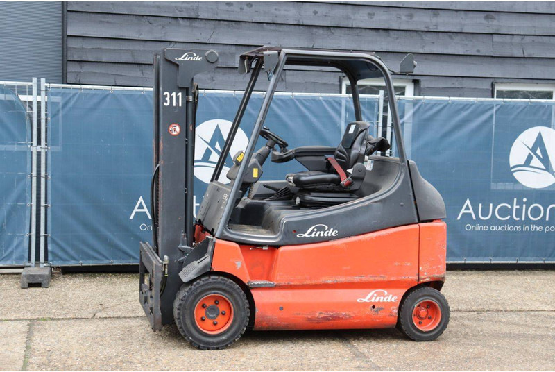 Linde E30/03/600 - Electric forklift: picture 1 Linde E30/03/600 - Electric forklift: picture 1