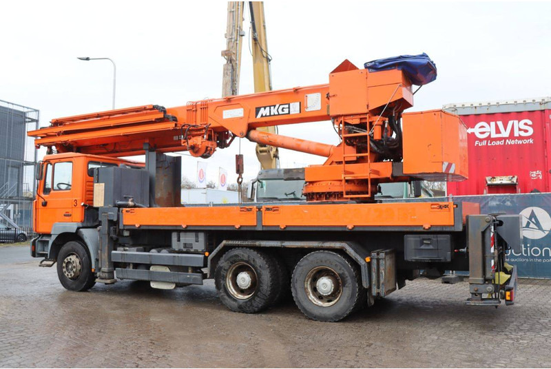 MAN 26.364 6x4 - Crane truck: picture 2 MAN 26.364 6x4 - Crane truck: picture 2