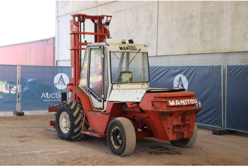 Manitou  - Rough terrain forklift: picture 4 Manitou  - Rough terrain forklift: picture 4