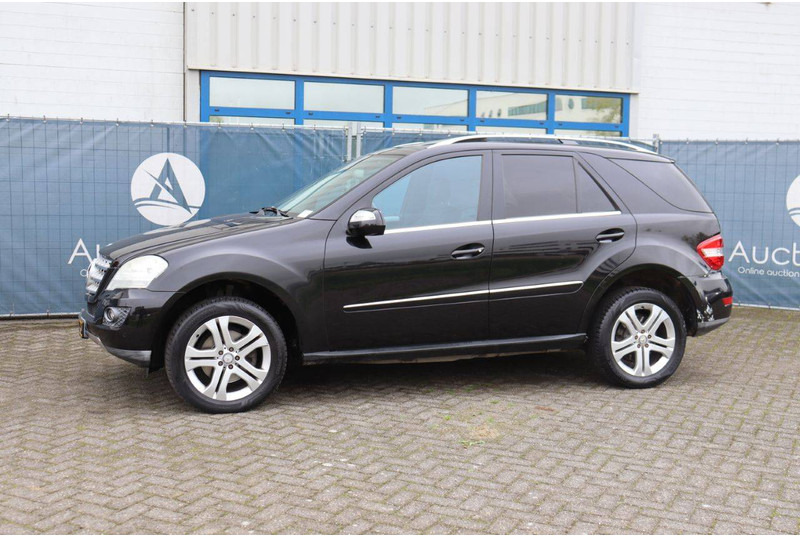 Mercedes-Benz M-Klasse ML 350 CDI 4MATIC - Sedan: picture 1 Mercedes-Benz M-Klasse ML 350 CDI 4MATIC - Sedan: picture 1