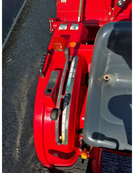 Farm tractor Mitsubishi MMT15: picture 18
