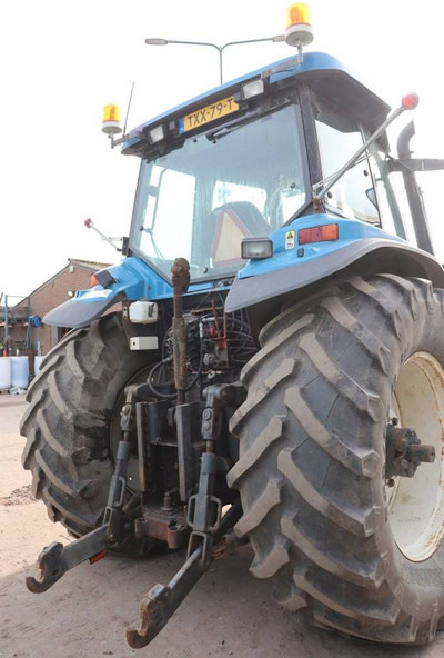 New Holland 8670 - Farm tractor: picture 5 New Holland 8670 - Farm tractor: picture 5