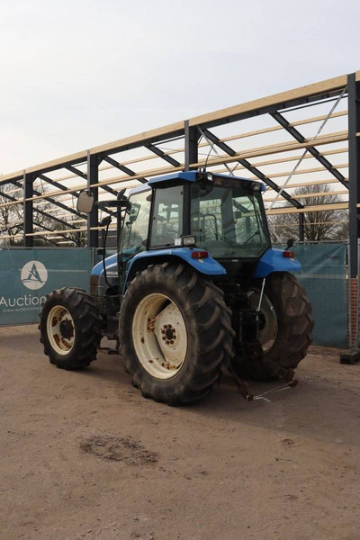 New Holland TS100 - Farm tractor: picture 3 New Holland TS100 - Farm tractor: picture 3