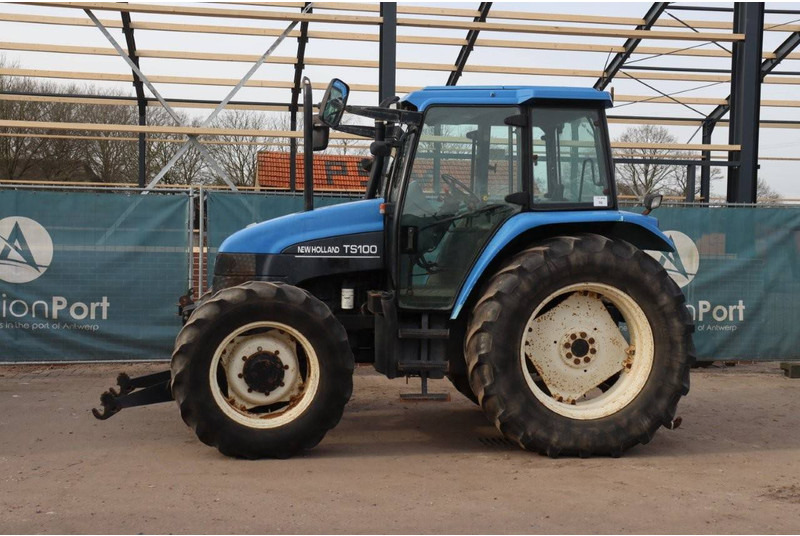 New Holland TS100 - Farm tractor: picture 1 New Holland TS100 - Farm tractor: picture 1